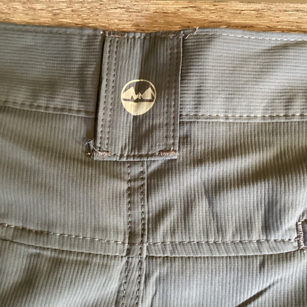 Wrangler Men's Gray Performance Shorts Size 46  Relaxed Fit NWT - Picture 3 of 4